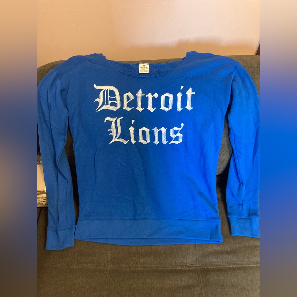 COPY - Pink Detroit Lions Sweatshirt. EUC.